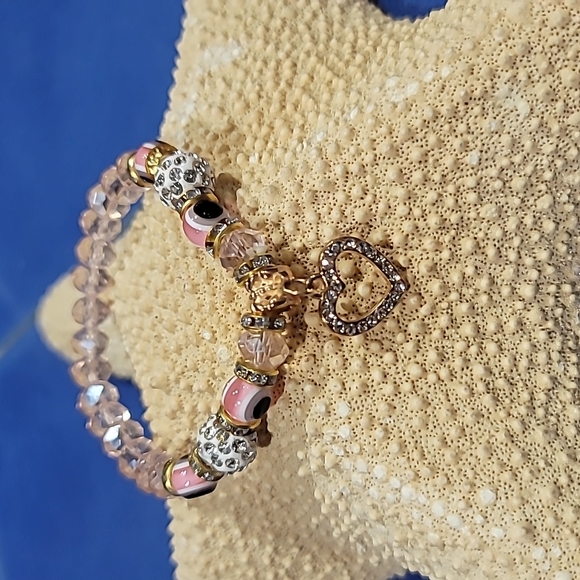 Crystal bracelet with hanging heart charm - Picture 3 of 3